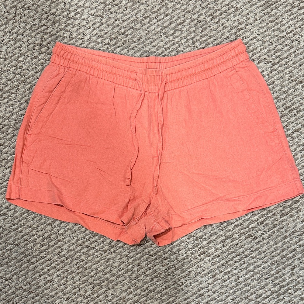 Old Navy Women's Athletic Shorts in Salmon Pink